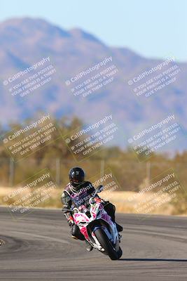 media/Jan-10-2025-CVMA Friday Practice (Fri) [[489e0da257]]/Group 4 and Trackday/Session 5 (Turn 7)/